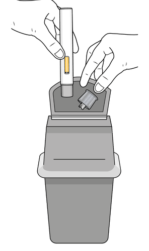 Dispositivo autoiniettante grigio con ago protetto e cappuccio di protezione rimosso da una mano