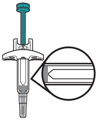Dispositivo medico con stantuffo azzurro e ago metallico, dettaglio ingrandito dell