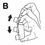 Mano che tiene un dispositivo autoiniettante con frecce nere che indicano la pressione verso l