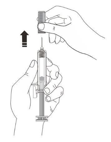 Mano che tiene una siringa preriempita con ago rivolto verso il basso e freccia nera che indica la direzione di iniezione