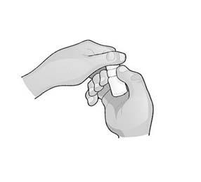 Mani che stringono una fiala di vetro bianca con un tappo superiore grigio chiaro per l