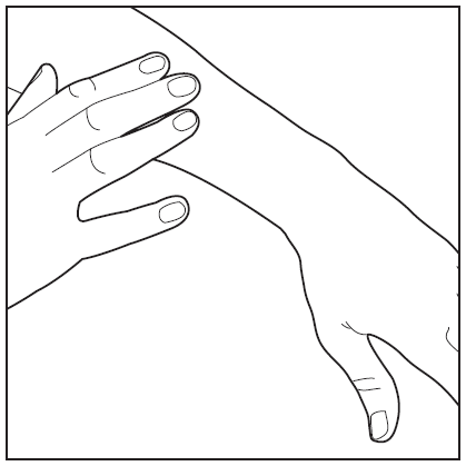 Mano che afferra la pelle del braccio, preparandola per un