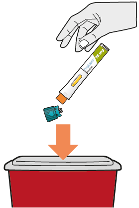 Mano che tiene un penna per iniezione con l