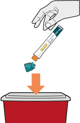 Mano che tiene una penna per iniezione Pralluent 150mg con ago protetto da cappuccio blu sopra un contenitore rosso a forma cilindrica con freccia verso il basso
