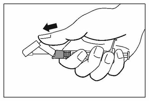 Mano che tiene un dispositivo per iniezione auto-iniettabile con ago esposto e freccia nera indicante la direzione