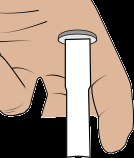 Mano che tiene un dispositivo medico cilindrico bianco con un