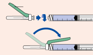 Siringa preriempiita con stantuffo verde, frecce blu indicano il movimento per preparare l