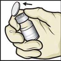 Mano che tiene un flaconcino medicinale con tappo grigio parzialmente rimosso e freccia che indica la direzione