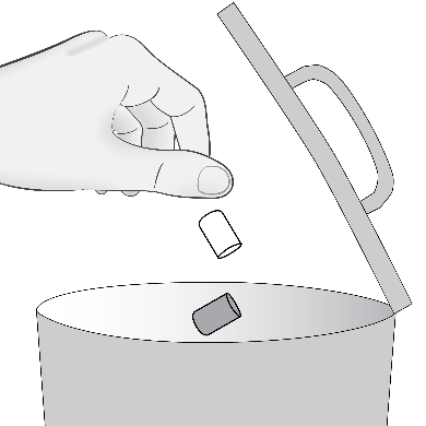 Mano che estrae un cilindro da un contenitore cilindrico aperto con coperchio superiore rimovibile