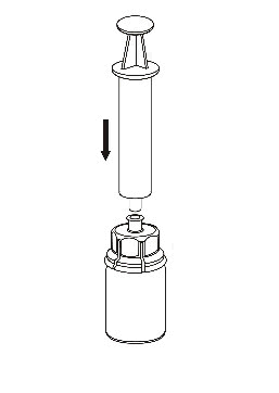 Dispositivo autoiniettante con stantuffo retratto e cappuccio protettivo inferiore freccia indica la direzione di attivazione