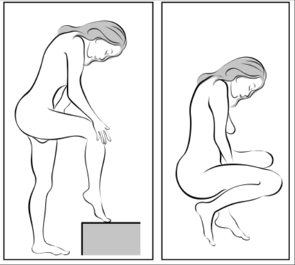 Due figure stilizzate in posizioni diverse mostrano una persona che si piega in avanti con le mani sulle ginocchia e una gamba appoggiata su un rialzo