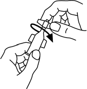 Mano che stringe una penna per iniezione con ago visibile e freccia nera che indica la direzione di inserimento