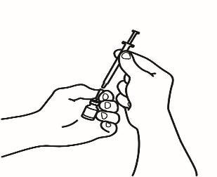 Mano che tiene una siringa e una fiala di medicinale con l