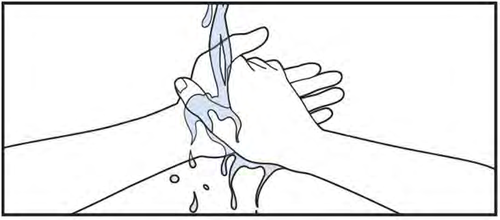 Mano che stringe un braccio con una goccia di liquido che cade dalla zona di iniezione