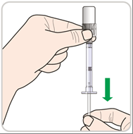 Mano che tiene una siringa preriempita con ago rivolto verso il basso e freccia verde che indica la direzione di iniezione