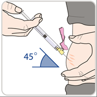 Mano che inserisce una siringa con ago a 45&deg; nella coscia di un paziente evidenziando il punto di iniezione e l