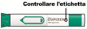 Penna precompilata verde e bianca con freccia direzionale e scritta &ldquo;DUPIXENT 300 mg/2 ml&rdquo; con indicazione freccia verso l&rsquo;etichetta