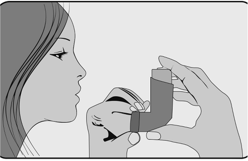 Donna che utilizza un inalatore per asma tenuto in mano con bocca aperta e sguardo rivolto verso l