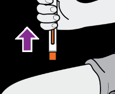 Mano che tiene un autoiniettore con indicazione freccia viola e corpo arancione premuto sulla coscia