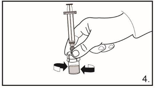 Mano che estrae il farmaco da un flaconcino con ago e siringa, frecce indicano la rotazione e l