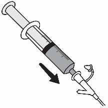 Siringa con ago rivolto verso il basso indicata da una freccia nera e protezione rimossa