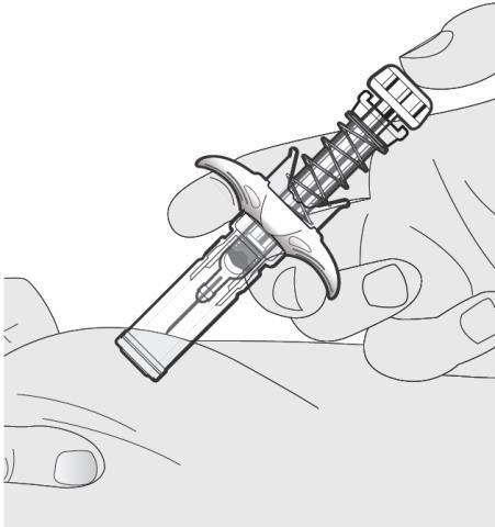 Dispositivo autoiniettante con ago inserito nella pelle, mani che lo tengono saldamente per l