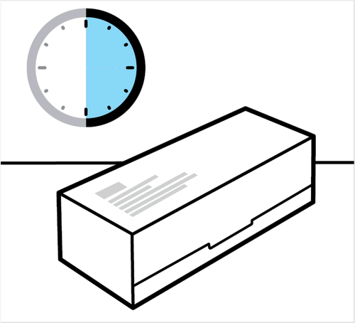 Orologio che mostra le 10:10 con met&agrave; quadrante evidenziato in azzurro accanto a una scatola di farmaco bianca e grigia