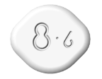 Compressa bianca rotonda con i numeri 8 e 6 separati da un punto, incisione sulla superficie