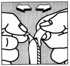 Due mani che stringono un cilindro con una linea verticale centrale e frecce orizzontali sopra