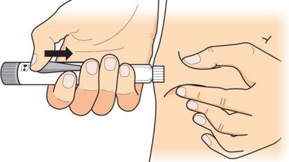 Mano che tiene un dispositivo per iniezione con ago inserito nella pelle del braccio con freccia nera indicante la direzione
