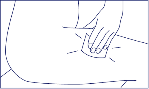 Mano che pizzica la pelle sul fianco per preparare l