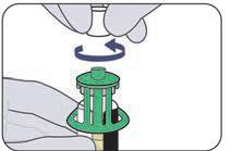 Mano che ruota un dispositivo verde connettendolo a un cilindro giallo trasparente con freccia blu che indica il movimento