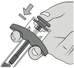 Mano che tiene un dispositivo autoiniettore con ago esposto e protezione rimossa freccia indica il punto di iniezione