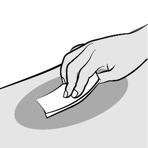 Mano che applica un cerotto adesivo bianco su una zona cutanea chiara con ombreggiatura grigia