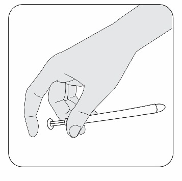 Mano che afferra una siringa preriempita con l