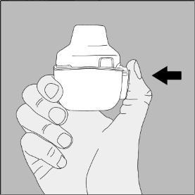 Mano che tiene un dispositivo medico bianco con una freccia nera che indica la direzione di rimozione del cappuccio protettivo