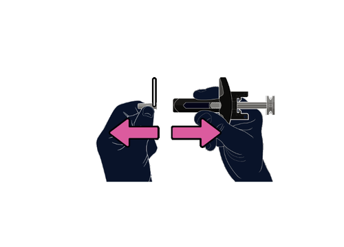 Due mani che tengono un dispositivo medico nero con frecce rosa che indicano la direzione di inserimento