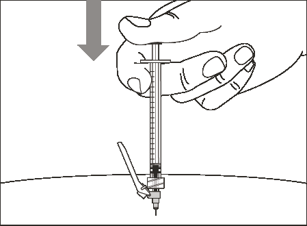 Mano che tiene una siringa con ago inserito nella pelle, freccia che indica la direzione di iniezione, scala graduata visibile sul cilindro