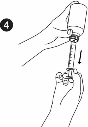 Mano che riempie una siringa graduata da un flaconcino medicinale con freccia nera indicante la direzione del prelievo