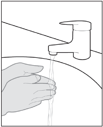 Mano sotto il rubinetto con acqua corrente che scorre verso il palmo aperto lavaggio delle mani