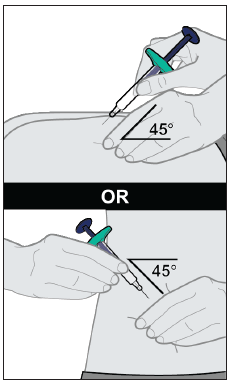 Mano che tiene una siringa inclinata a 45 gradi mentre l