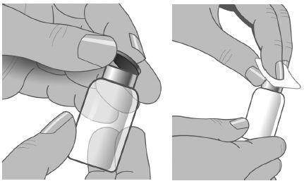 Mano con smalto che rimuove il cappuccio protettivo da un flaconcino di vetro trasparente contenente un liquido chiaro