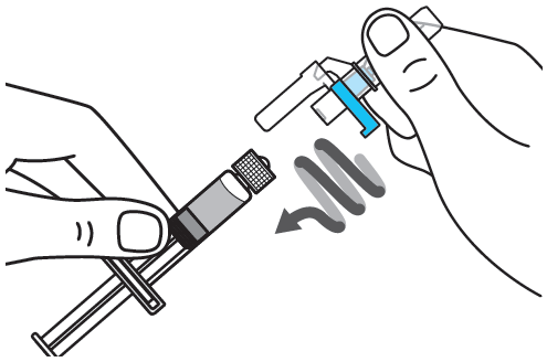 Mano che tiene una siringa preriempita con ago e un adattatore grigio, freccia indica movimento di estrazione del pistone
