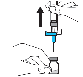 Mano che tiene una siringa con ago inserito in un flacone e freccia nera che indica la direzione di iniezione