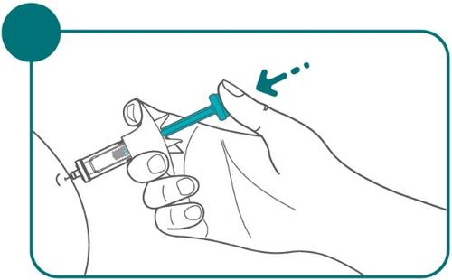 Mano che tiene una siringa con ago inserito nella pelle del braccio, freccia blu indica la direzione dell