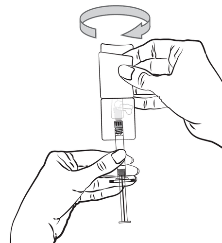 Mano che avvita un dispositivo cilindrico su una siringa preriempita con ago rivolto verso il basso e freccia circolare