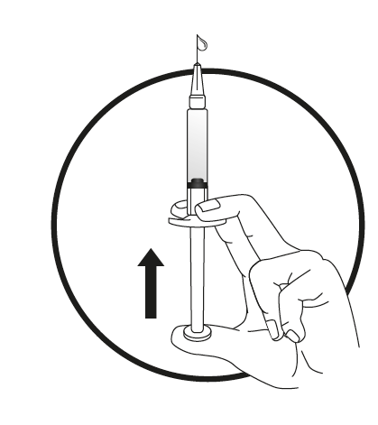 Mano che tiene una siringa con ago rivolto verso l