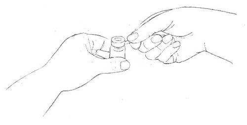 Due mani che si passano un flaconcino medicinale con tappo a vite aperto