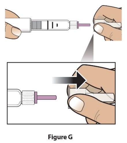 Penna iniettabile con ago protetto e meccanismo di rilascio visibile, mani che preparano l