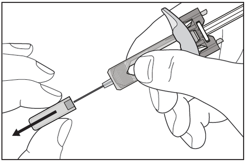 Mano che tiene una siringa preriempita con ago inserito in un dispositivo di sicurezza nero a stantuffo
